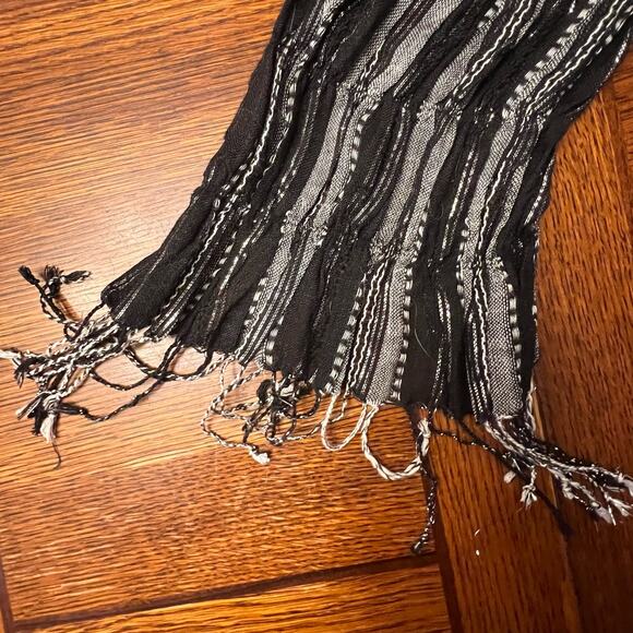 Lot of 2 Fashion Scarfs Black White Stripe Blue Paisley Brand New Never Worn - Picture 4 of 12